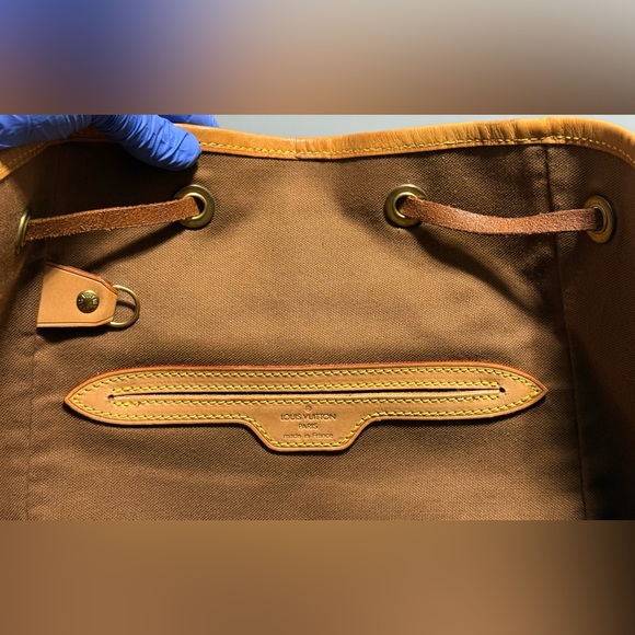 LOUIS VUITTON Monogram Montsouris GM Backpack - Picture 14 of 16